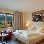 Hotel Family & Kaerntnerhof 4*