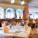 Family & Kaerntnerhof Hotel 4*