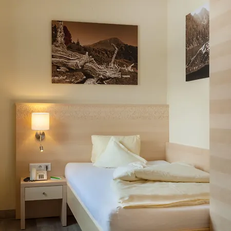 Family & Kaerntnerhof 酒店 4*