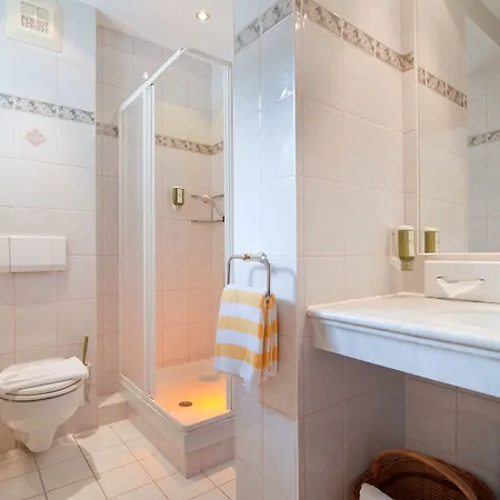 Family & Kaerntnerhof 4*