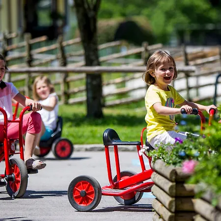 Family & Kaerntnerhof 4*