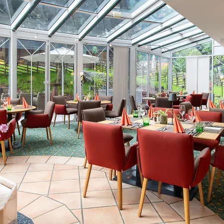 Family & Kaerntnerhof מלון 4*