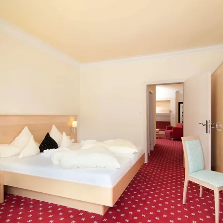 Family & Kaerntnerhof 4*