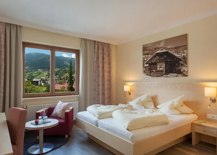 Hotel Family & Kaerntnerhof 4*