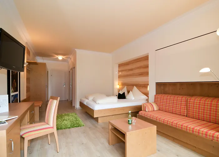 Family & Kaerntnerhof Hotell 4*