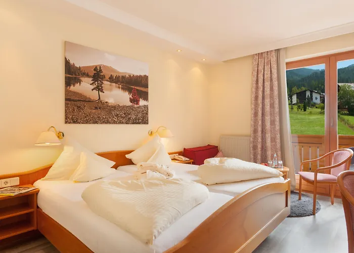 Family & Kaerntnerhof Hotell 4*