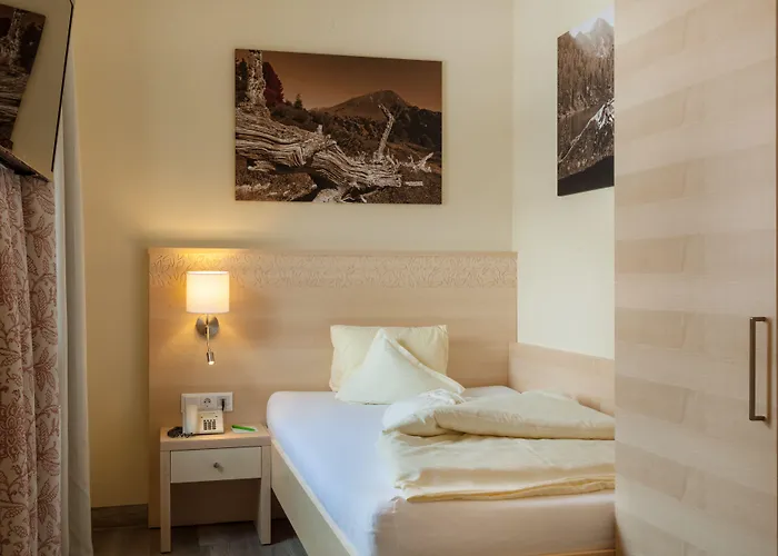 Family & Kaerntnerhof Hotel 4*