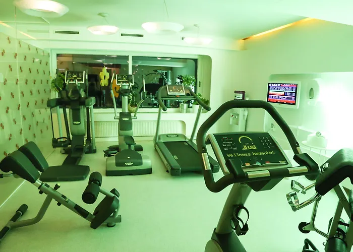 Family & Kaerntnerhof 4*