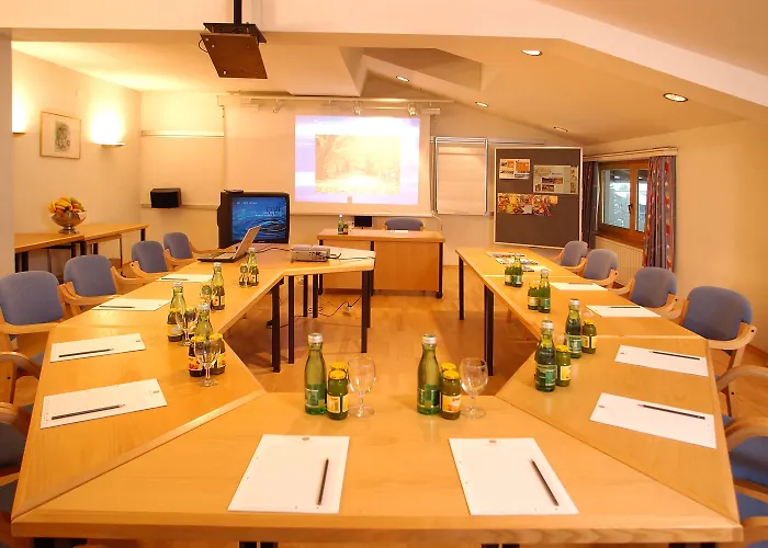 Family & Kaerntnerhof מלון