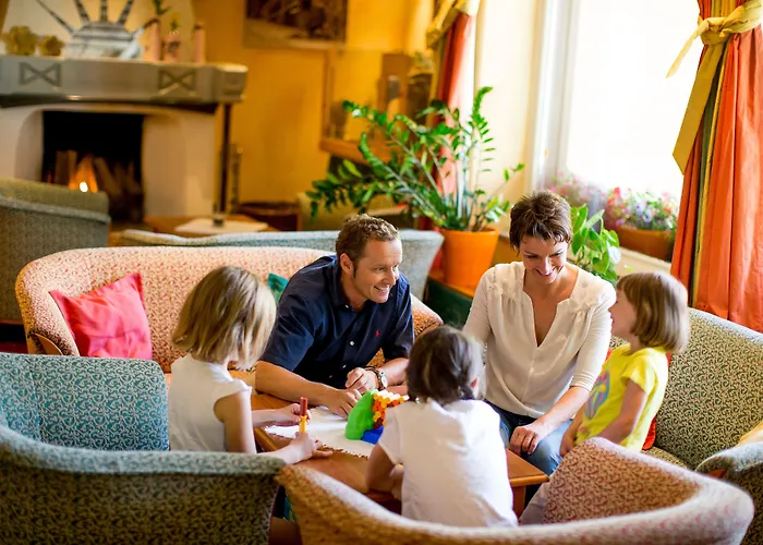 Family & Kaerntnerhof מלון