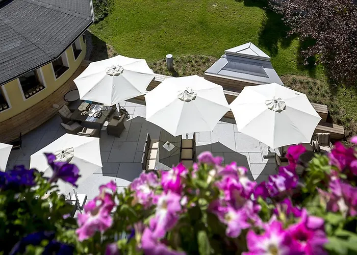 Family & Kaerntnerhof מלון 4*