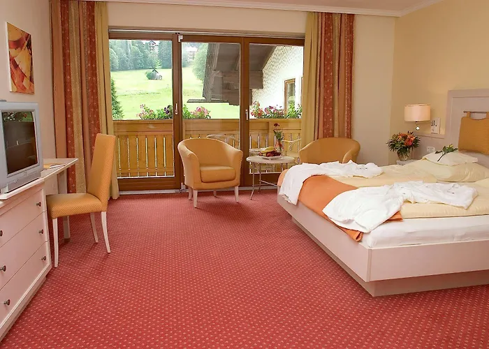 Family & Kaerntnerhof Hotell 4*